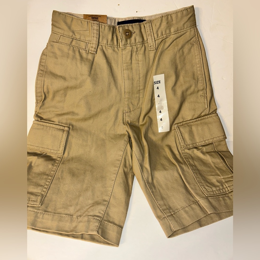 Boys size 4 khaki shorts 17”waist to hemline NEW
